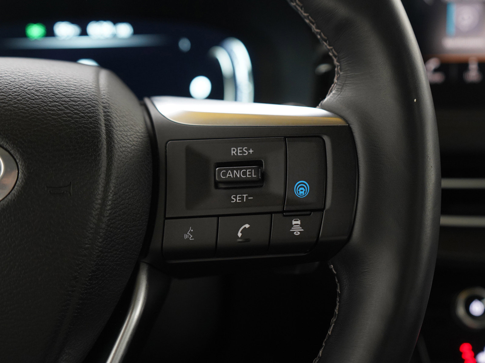 Used 2024 INFINITI QX60 Sensory image 30