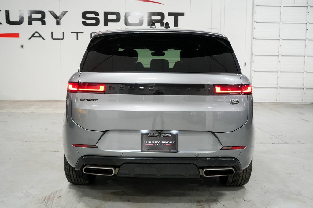Used 2023 Land Rover Range Rover Sport SE Dynamic image 4