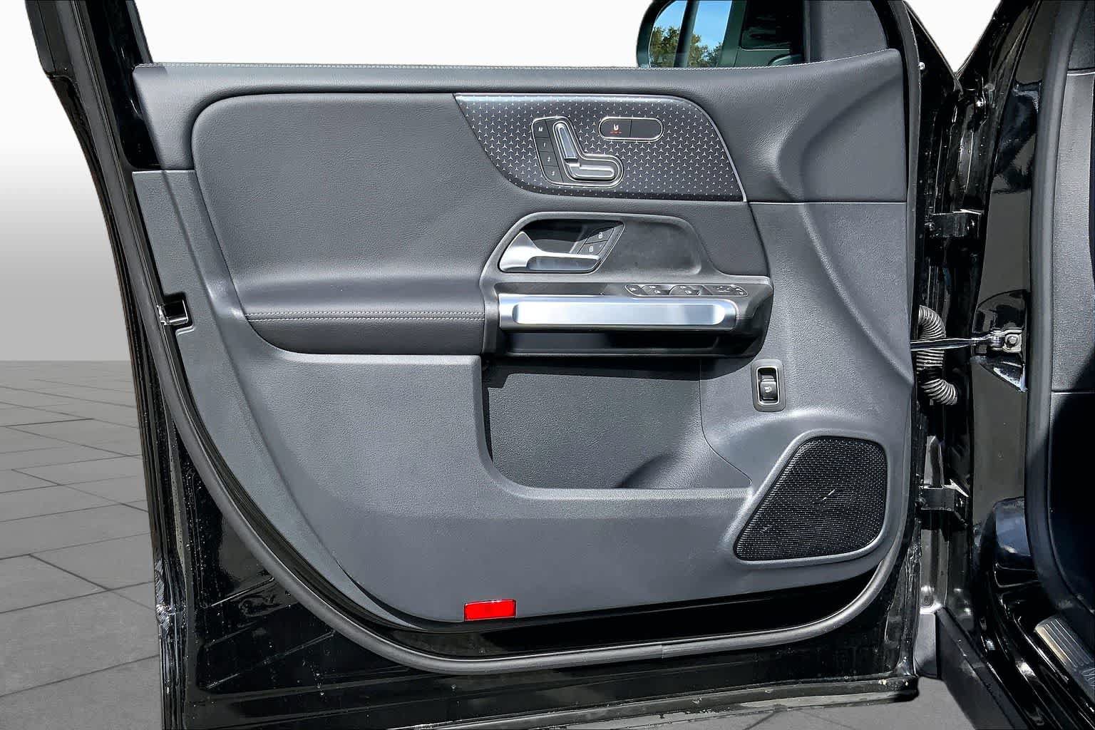 New 2026 Mercedes-Benz GLB 250 4MATIC image 14