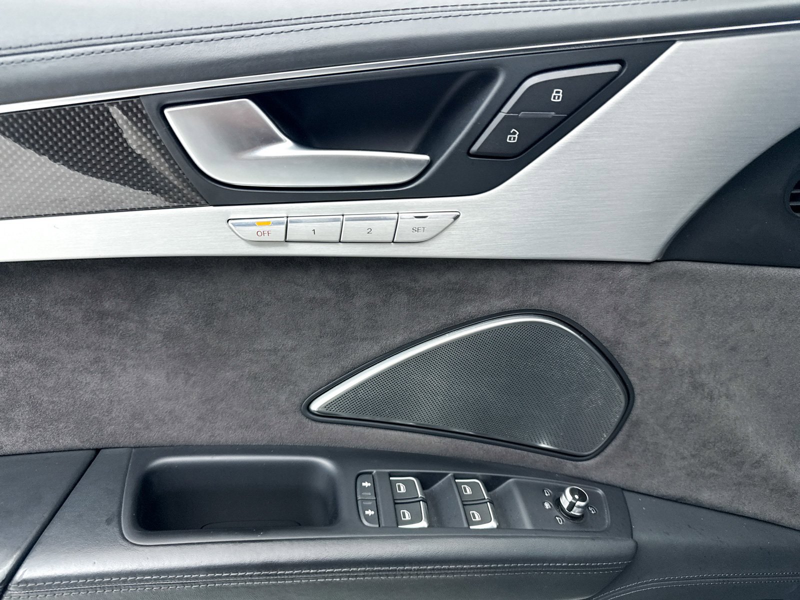 Used 2014 Audi S8 w/ Full Leather Package image 32