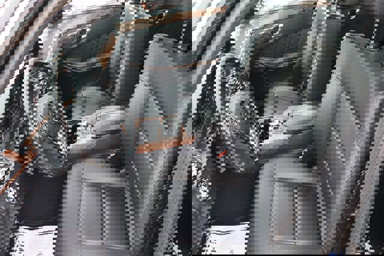 Used 2013 Mercedes-Benz E 350 Sedan image 24