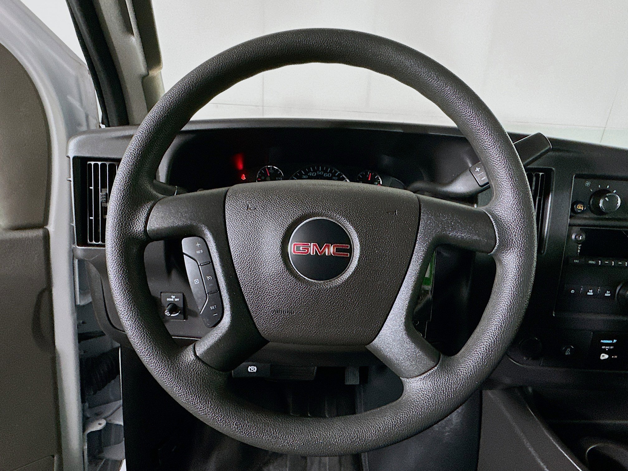 Used 2024 GMC Savana 2500 w/ Driver Convenience Package image 15