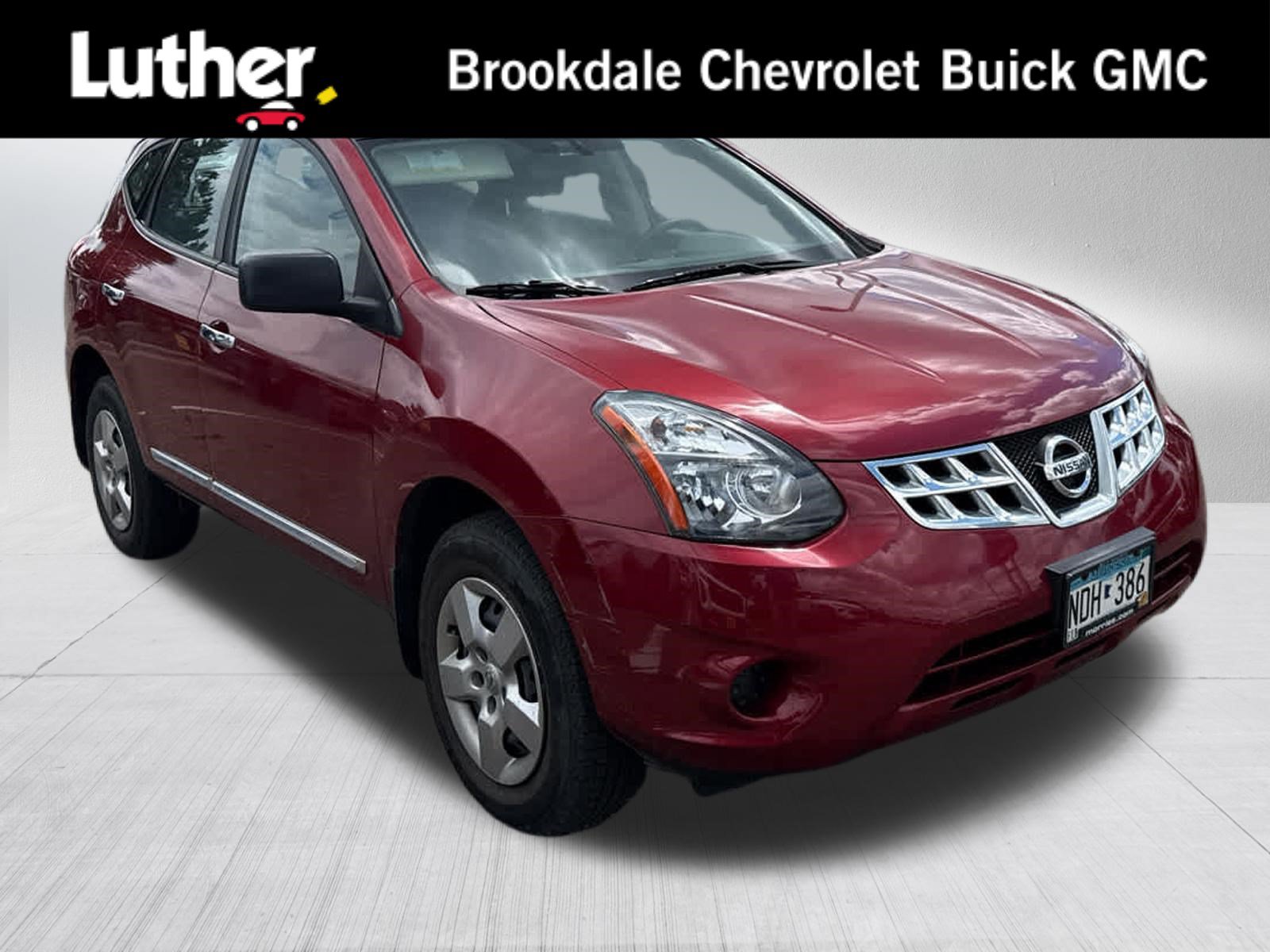 Used 2015 Nissan Rogue S w/ Convenience Package AWD/4WD image 1