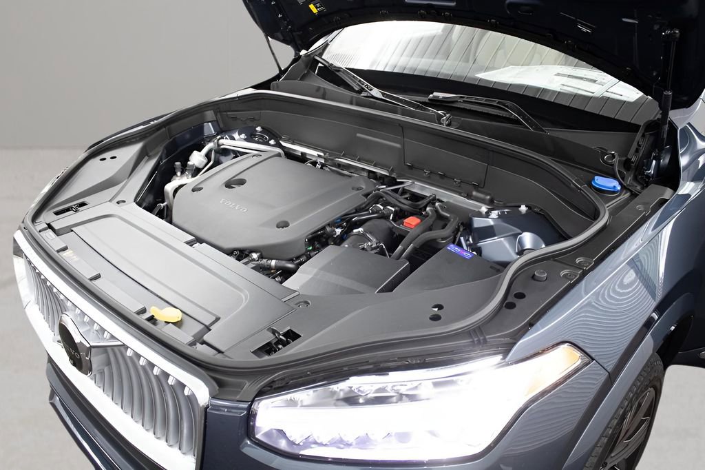 Certified 2025 Volvo XC90 B6 Plus w/ Protection Package Premier image 19