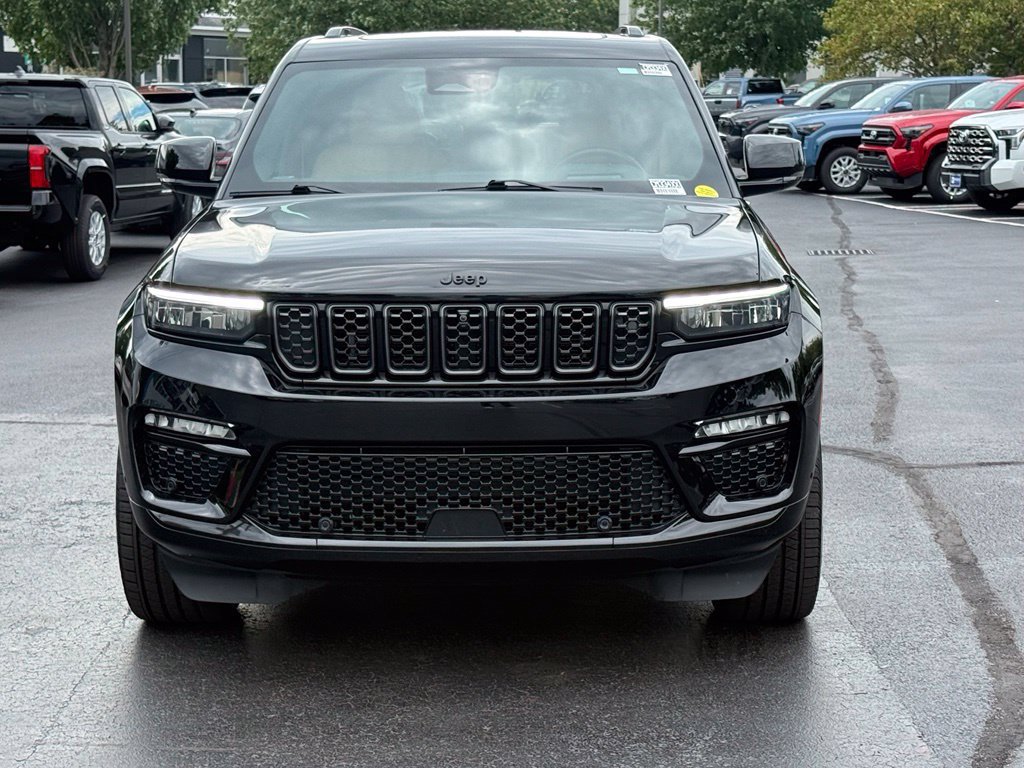 Used 2025 Jeep Grand Cherokee Summit AWD/4WD image 12