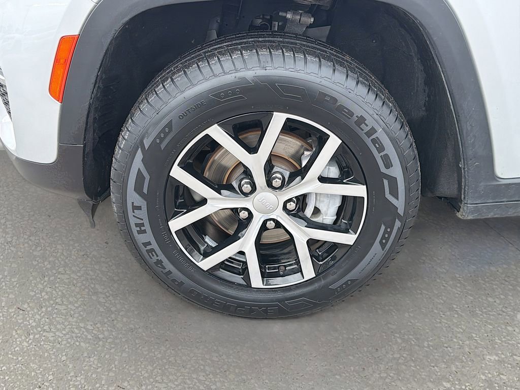 Used 2024 Jeep Grand Cherokee Limited image 43