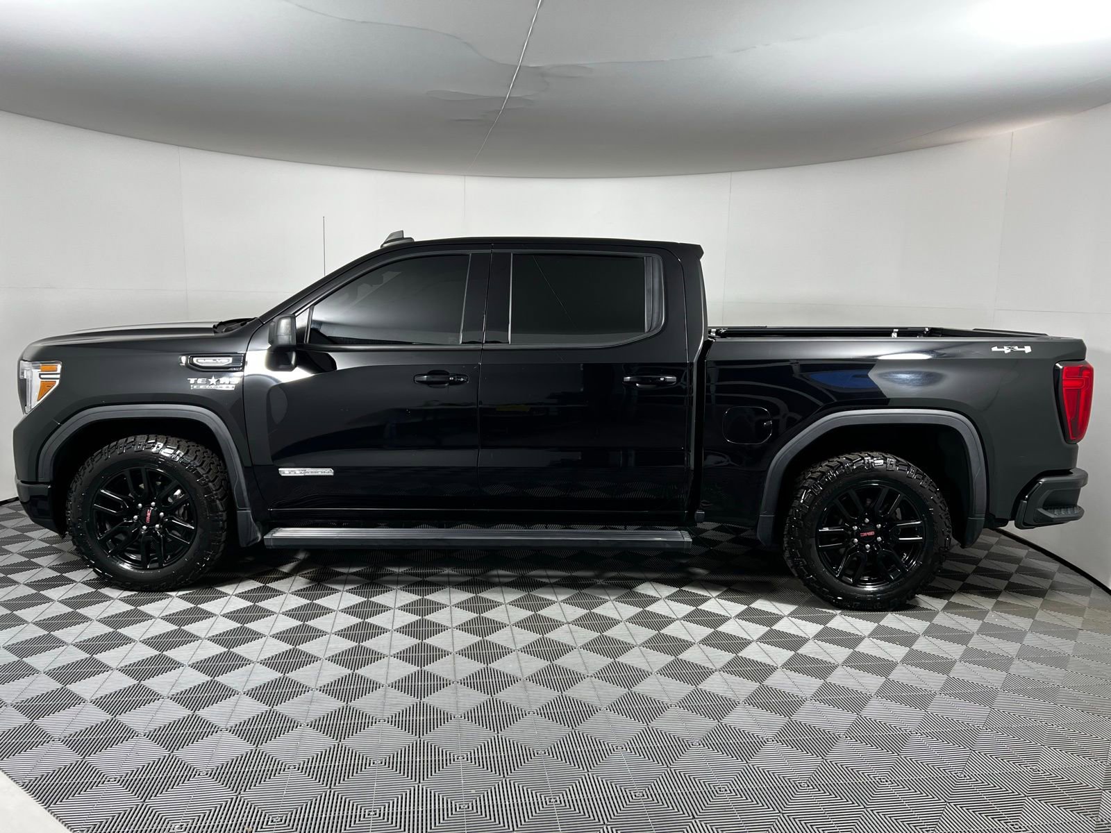 Used 2021 GMC Sierra 1500 Elevation w/ LPO, Elevation Black Package image 7