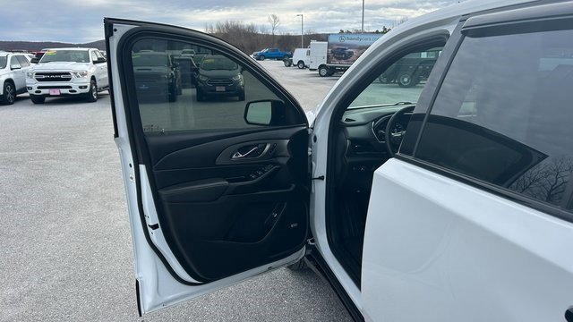 Certified 2023 Chevrolet Traverse Premier w/ Redline Edition image 16