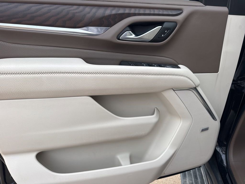 Used 2022 GMC Yukon XL Denali w/ Denali Premium Package image 13