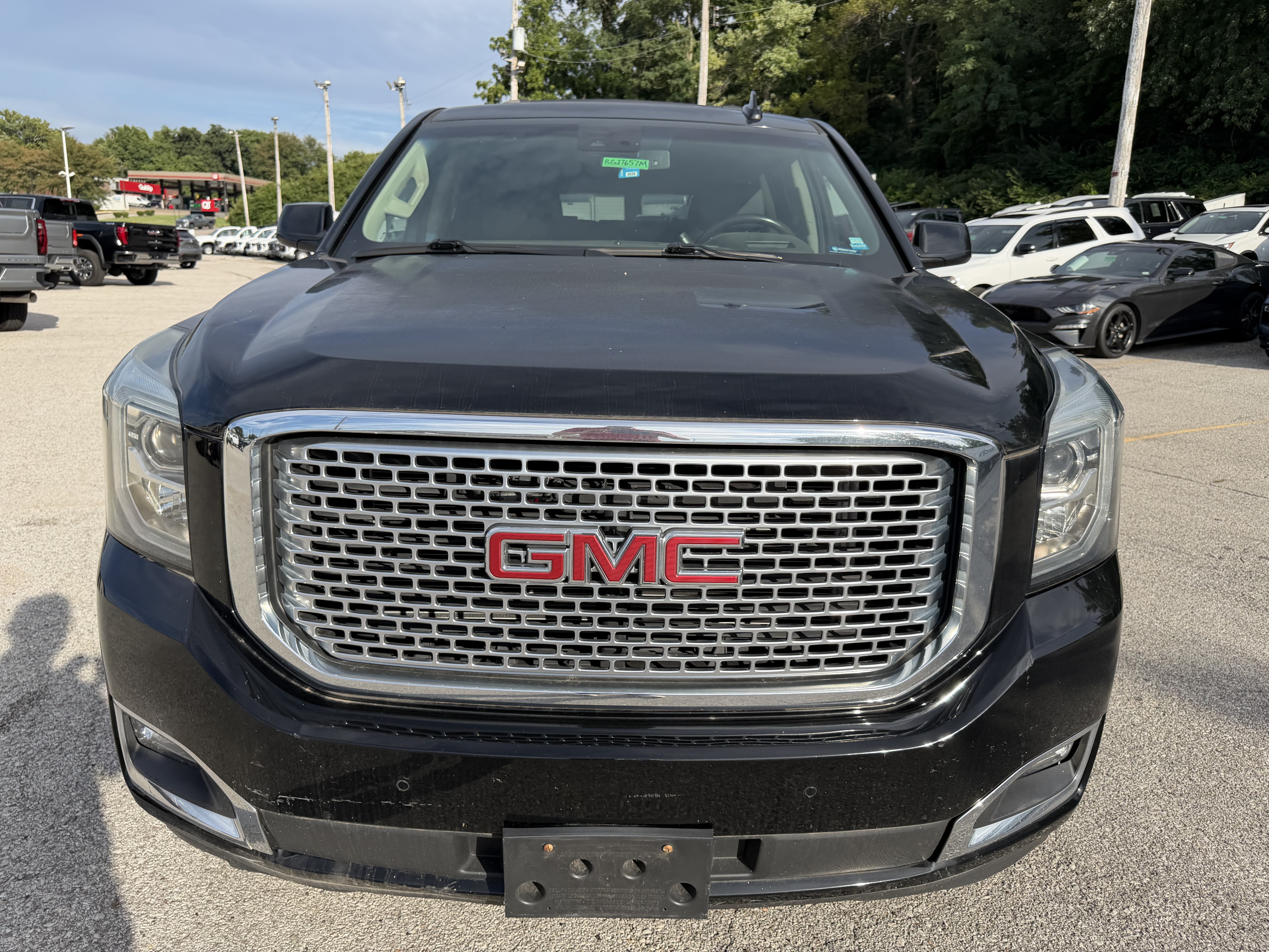 Used 2017 GMC Yukon XL Denali w/ Open Road Package AWD/4WD image 2