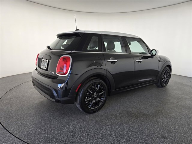 Used 2023 MINI Cooper 4-Door Hardtop image 2