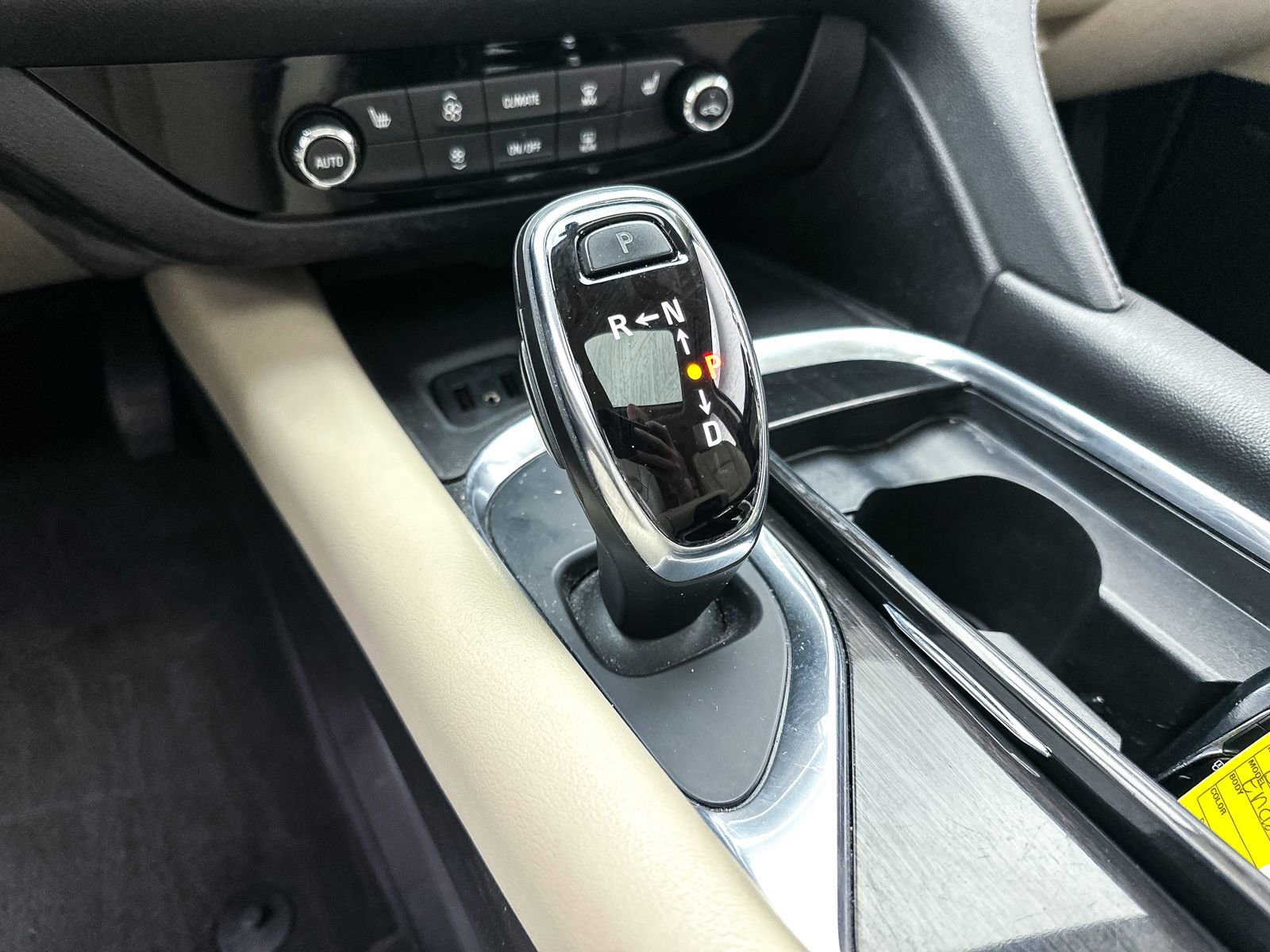 Used 2018 Buick Enclave Essence AWD/4WD image 26