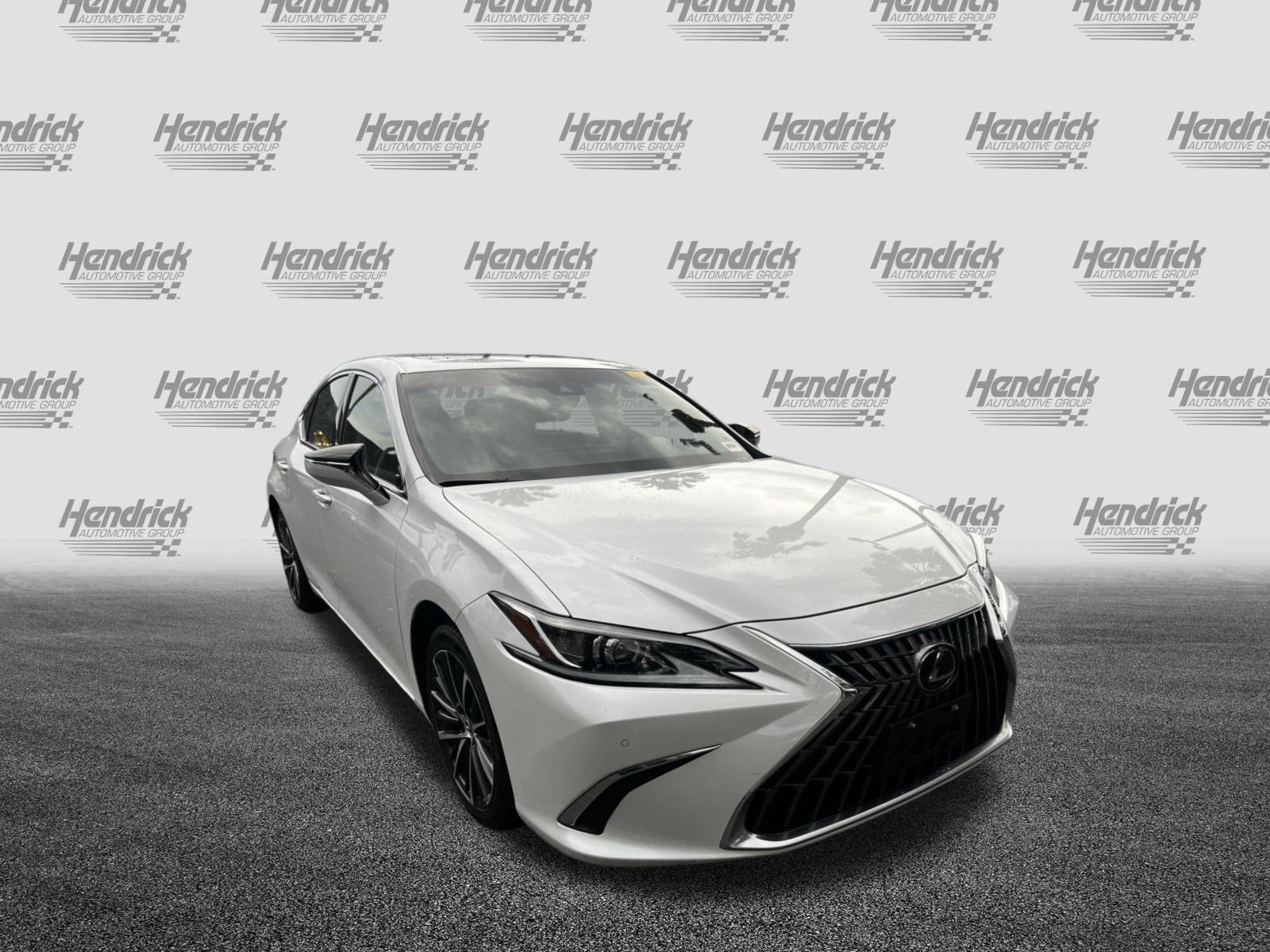 Used 2023 Lexus ES 350 w/ Premium Package FWD image 2