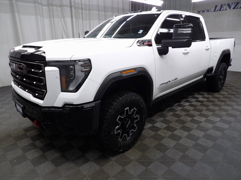 Used 2025 GMC Sierra 2500 AT4X image 6