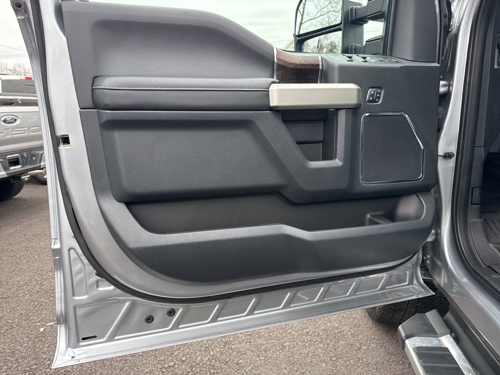 Certified 2022 Ford F350 Lariat w/ Lariat Ultimate Package image 17