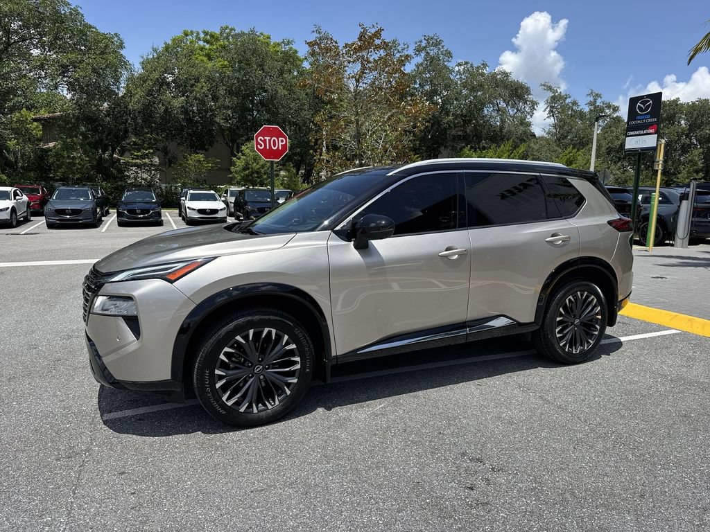 Used 2024 Nissan Rogue Platinum w/ Platinum Premium Package FWD image 10