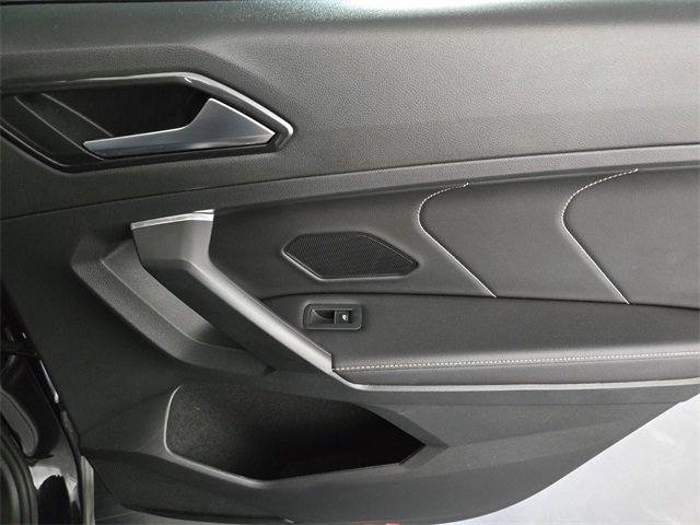 Used 2023 Volkswagen Tiguan SE R-Line image 22