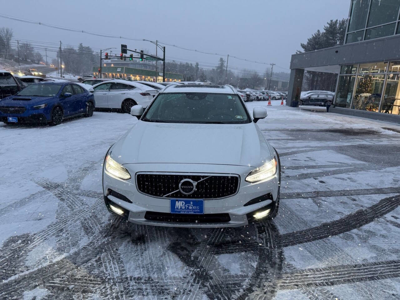 Used 2020 Volvo V90 T6 Cross Country AWD/4WD image 3