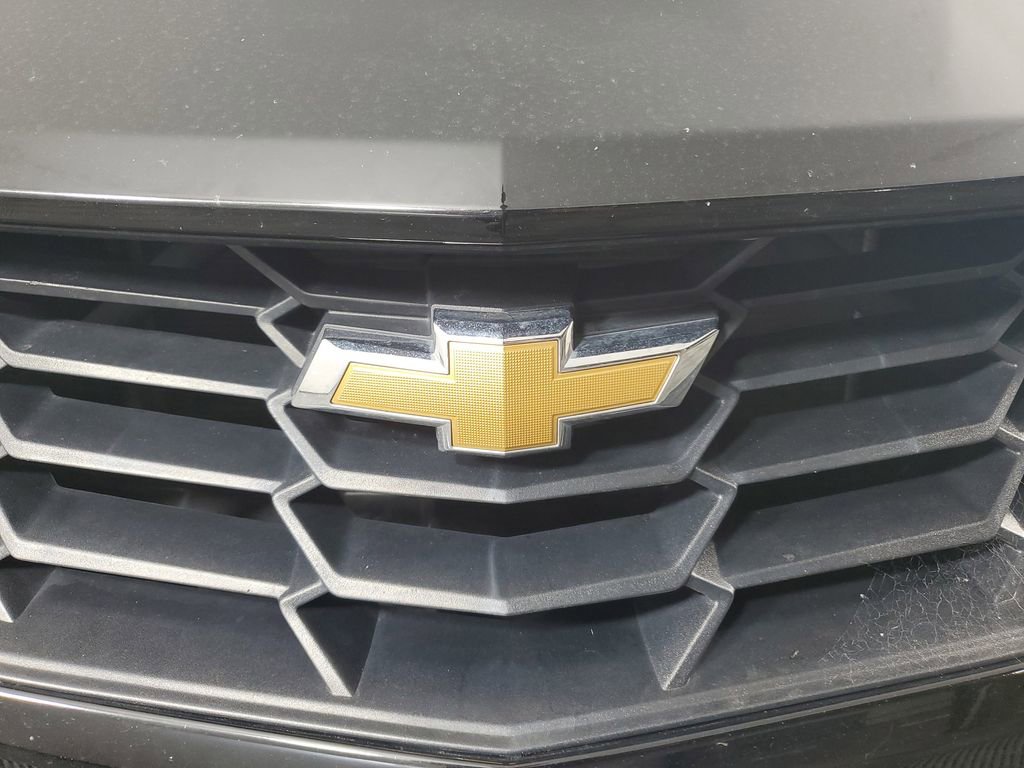Used 2023 Chevrolet Camaro LT RWD image 9