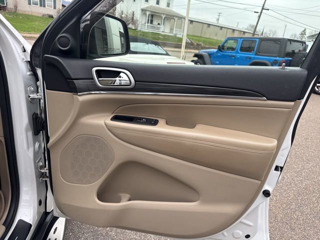 Used 2019 Jeep Grand Cherokee Limited AWD/4WD image 33