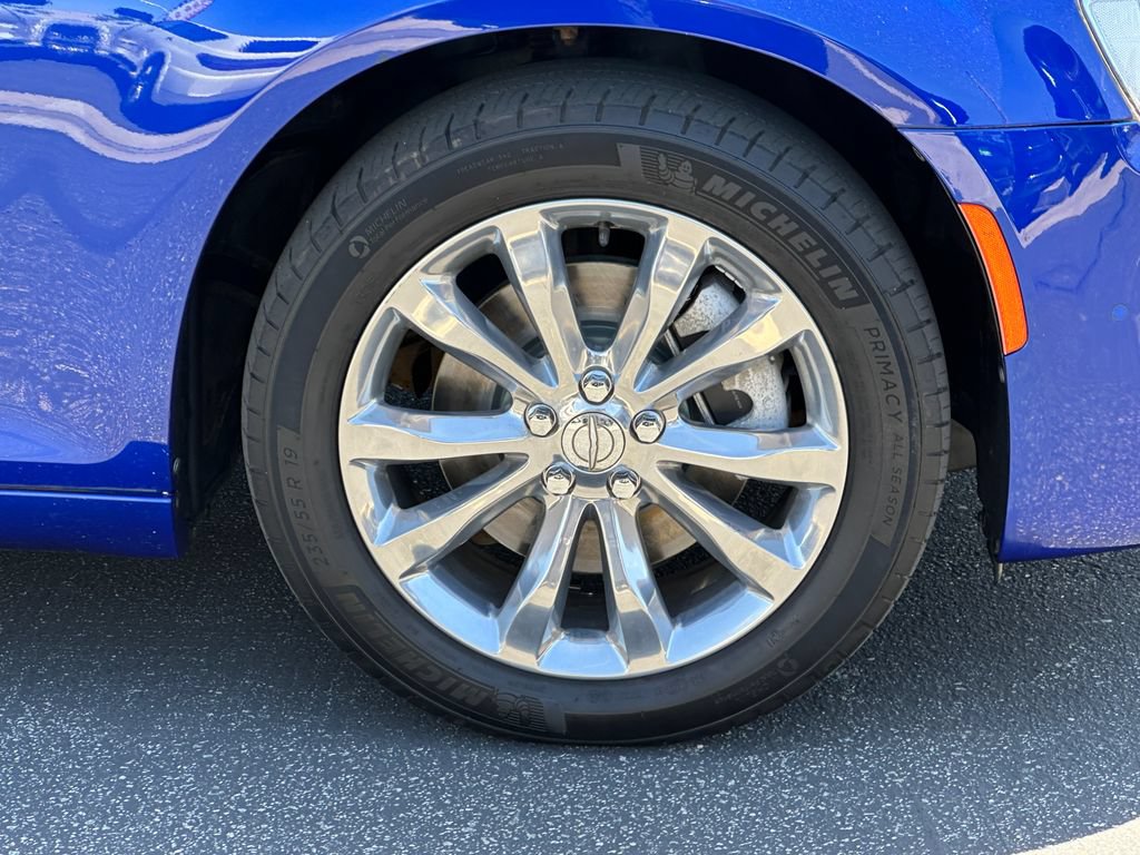 Certified 2021 Chrysler 300 Touring L AWD/4WD image 18