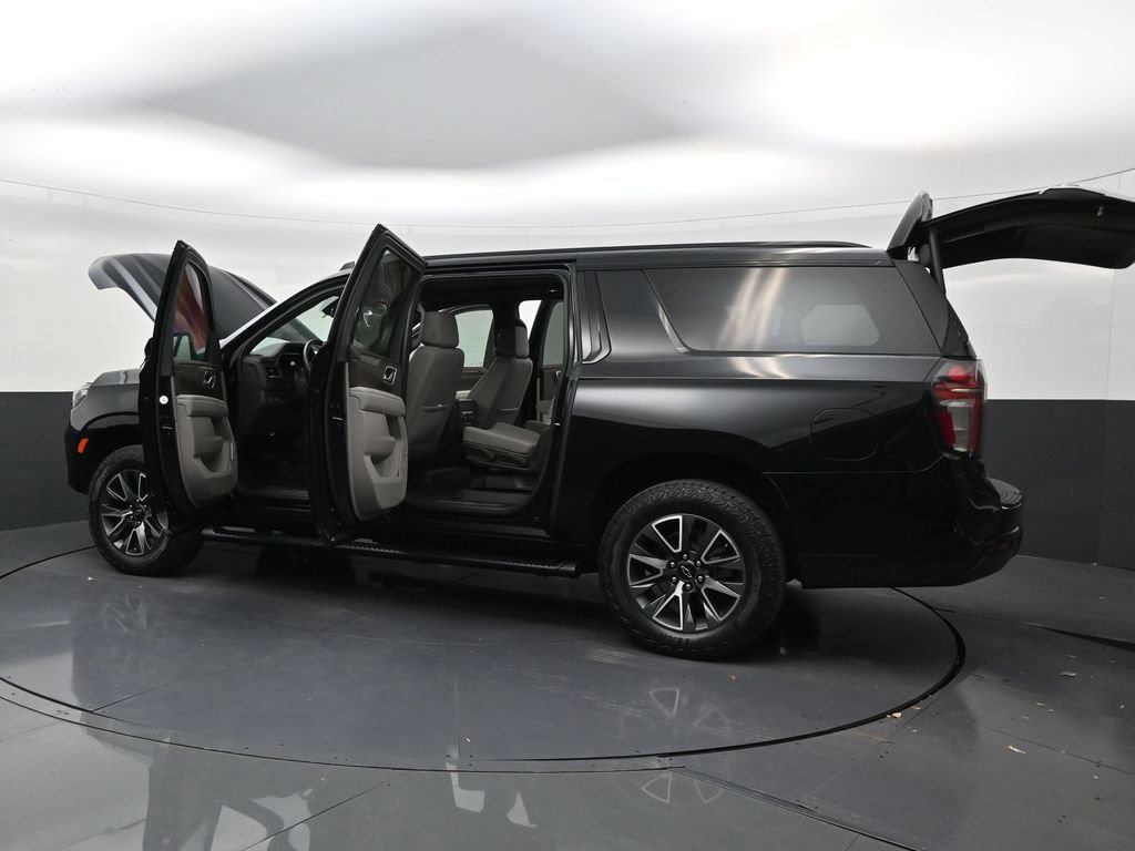 Used 2023 Chevrolet Suburban Z71 w/ Luxury Package AWD/4WD image 31