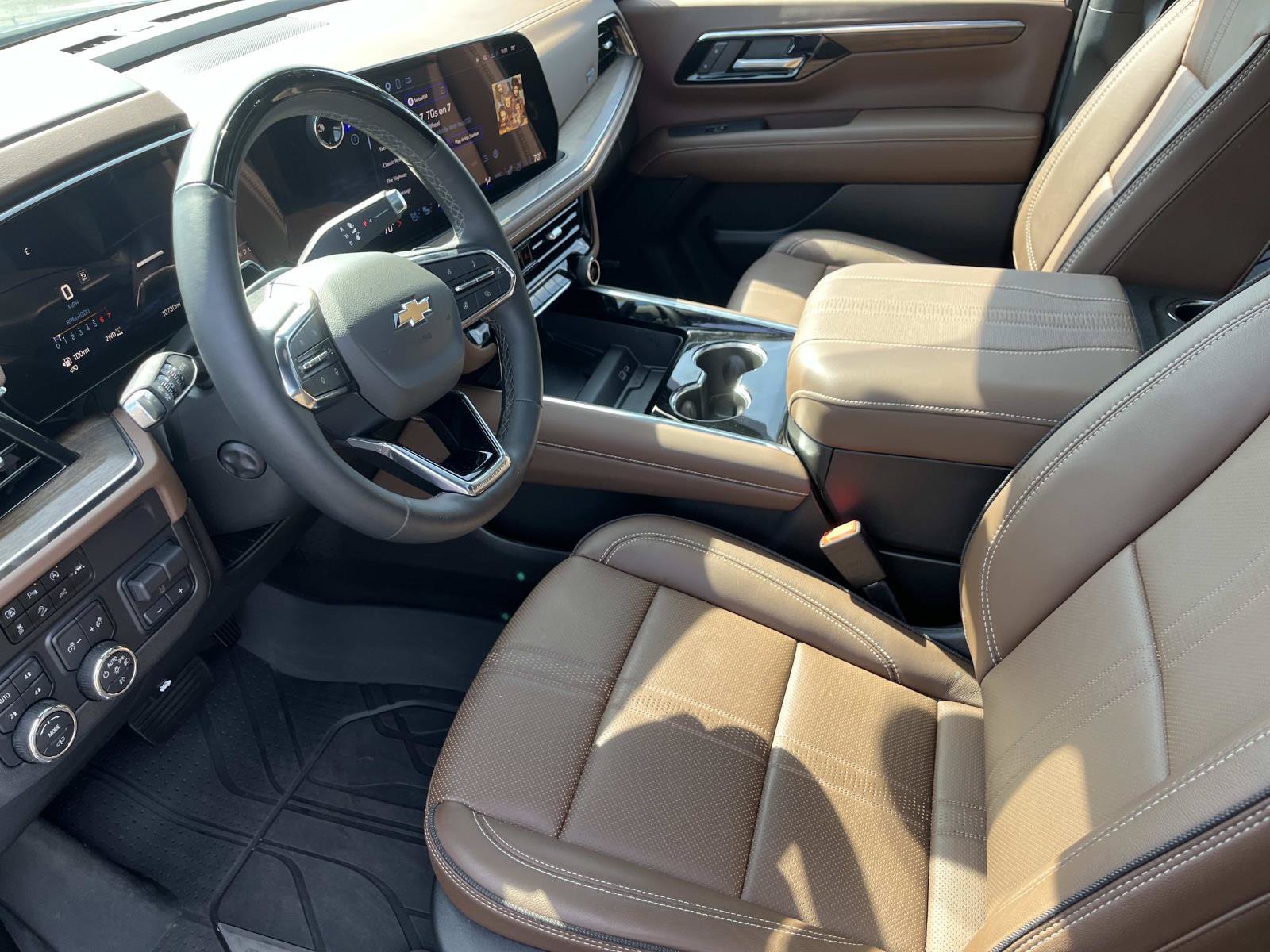 Used 2025 Chevrolet Tahoe High Country AWD/4WD image 29