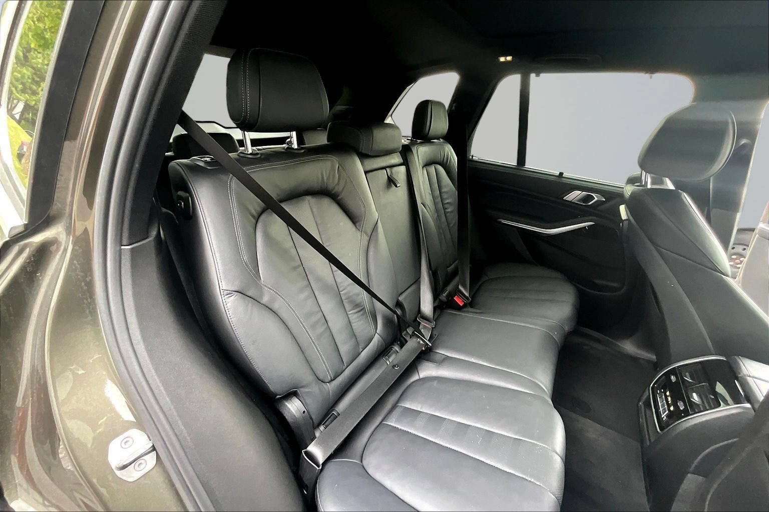 Used 2020 BMW X5 xDrive40i w/ Premium Package AWD/4WD image 28