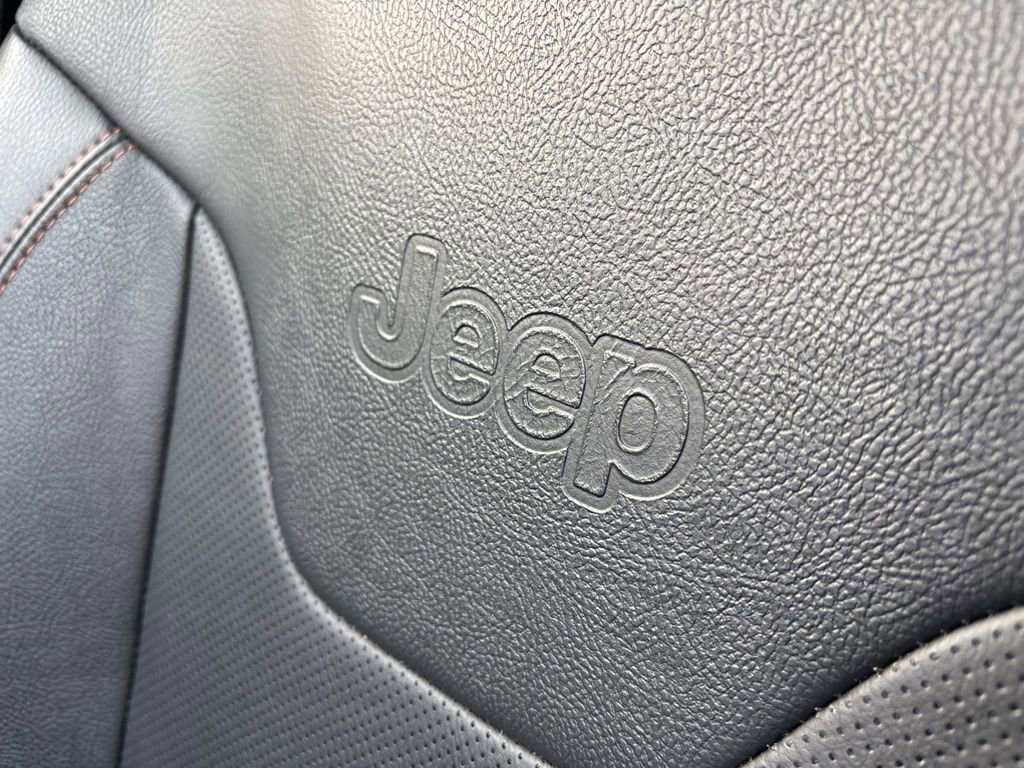 Certified 2022 Jeep Compass Limited image 13