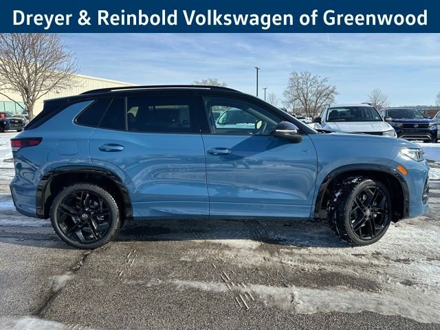 New 2026 Volkswagen Tiguan SE R-Line image 8