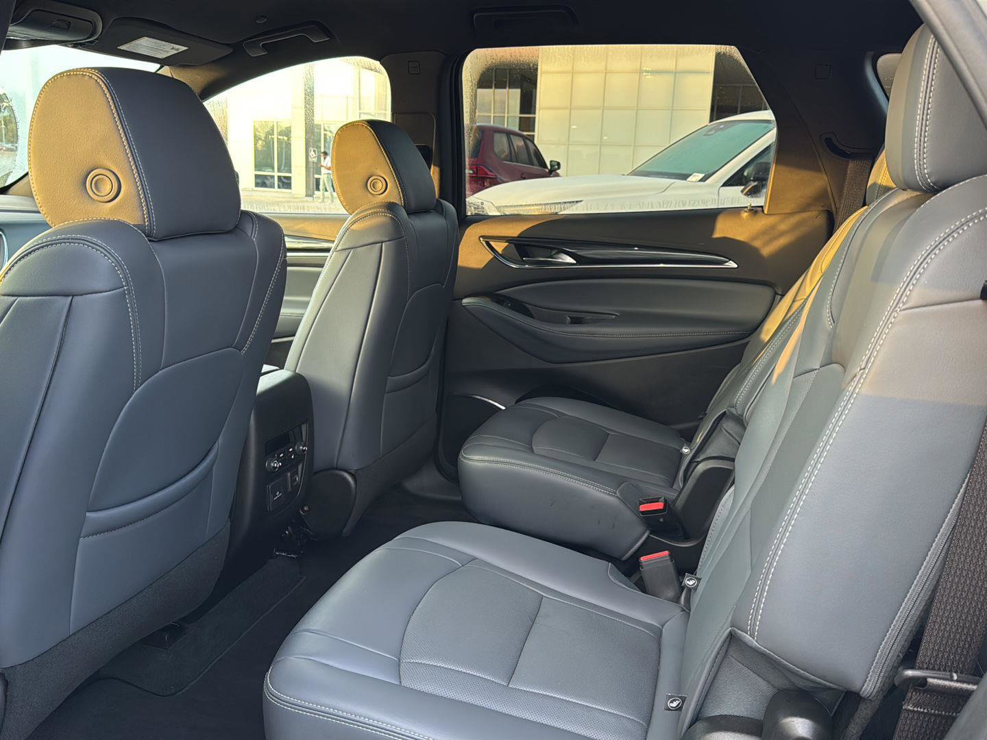 Used 2024 Buick Enclave Premium image 9