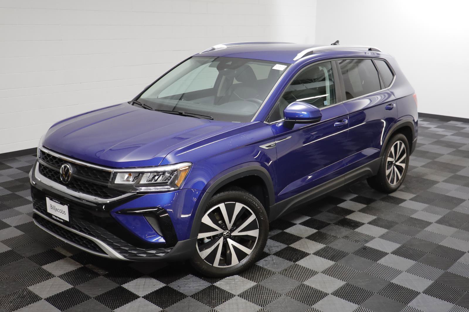 Used 2023 Volkswagen Taos SE image 2