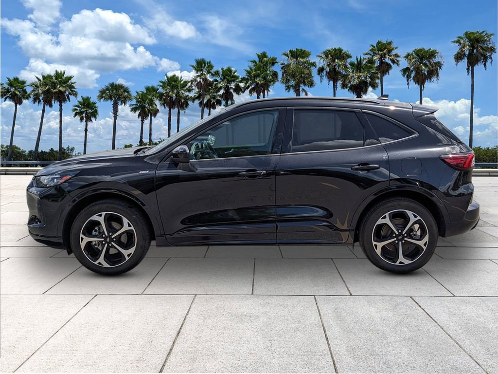 Used 2025 Ford Escape ST-Line Elite image 3