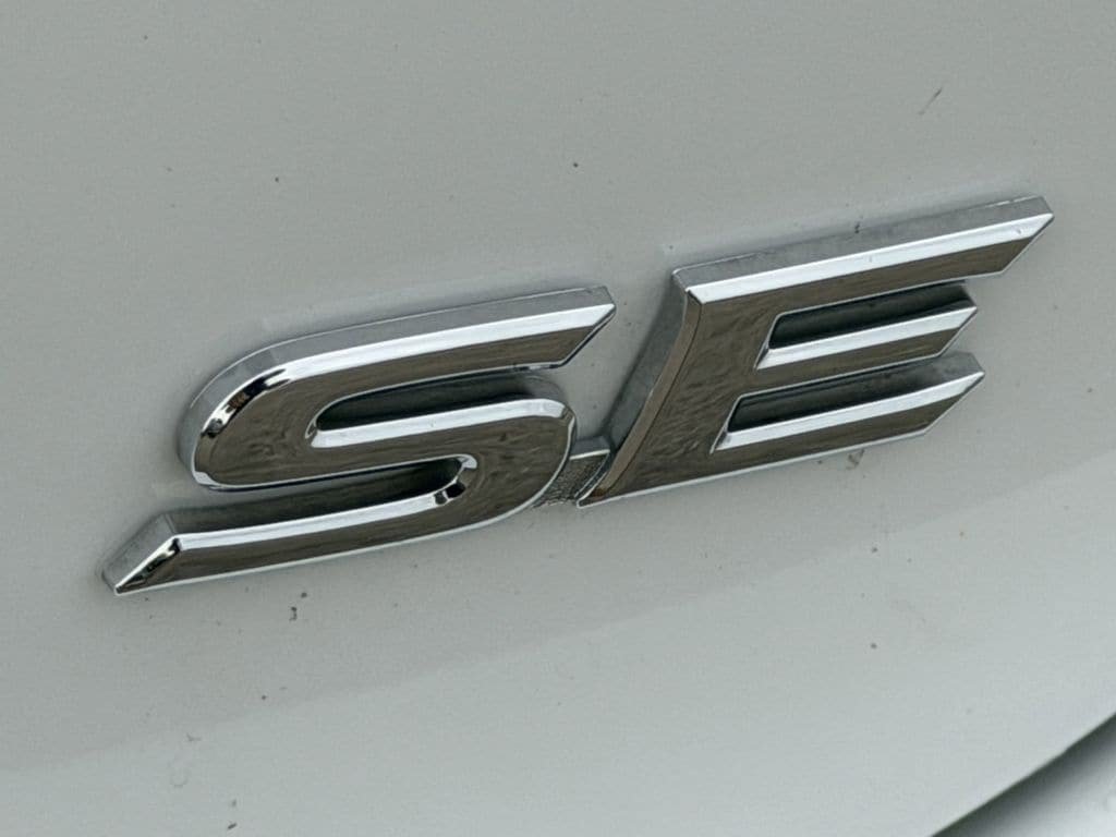 Used 2024 Toyota Camry SE FWD image 11