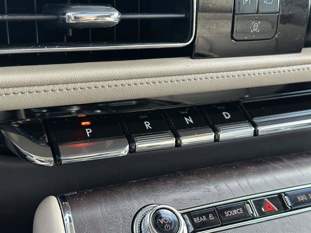 Used 2023 Lincoln Aviator Reserve w/ Elements Package Plus AWD/4WD image 44