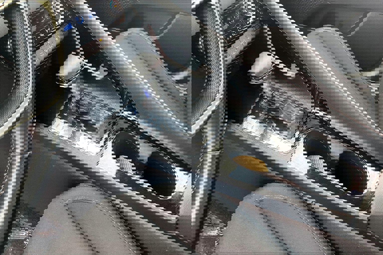 Used 2023 Hyundai Elantra SEL w/ Convenience Package image 22