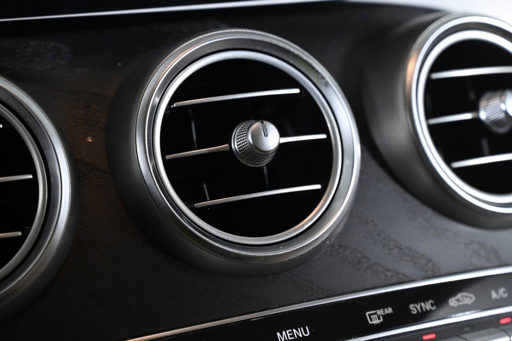 Used 2020 Mercedes-Benz GLC 300 4MATIC image 20