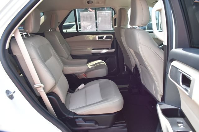 Used 2023 Ford Explorer XLT AWD/4WD image 38