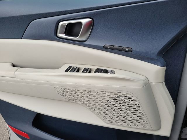Used 2026 Kia Carnival EX FWD image 18