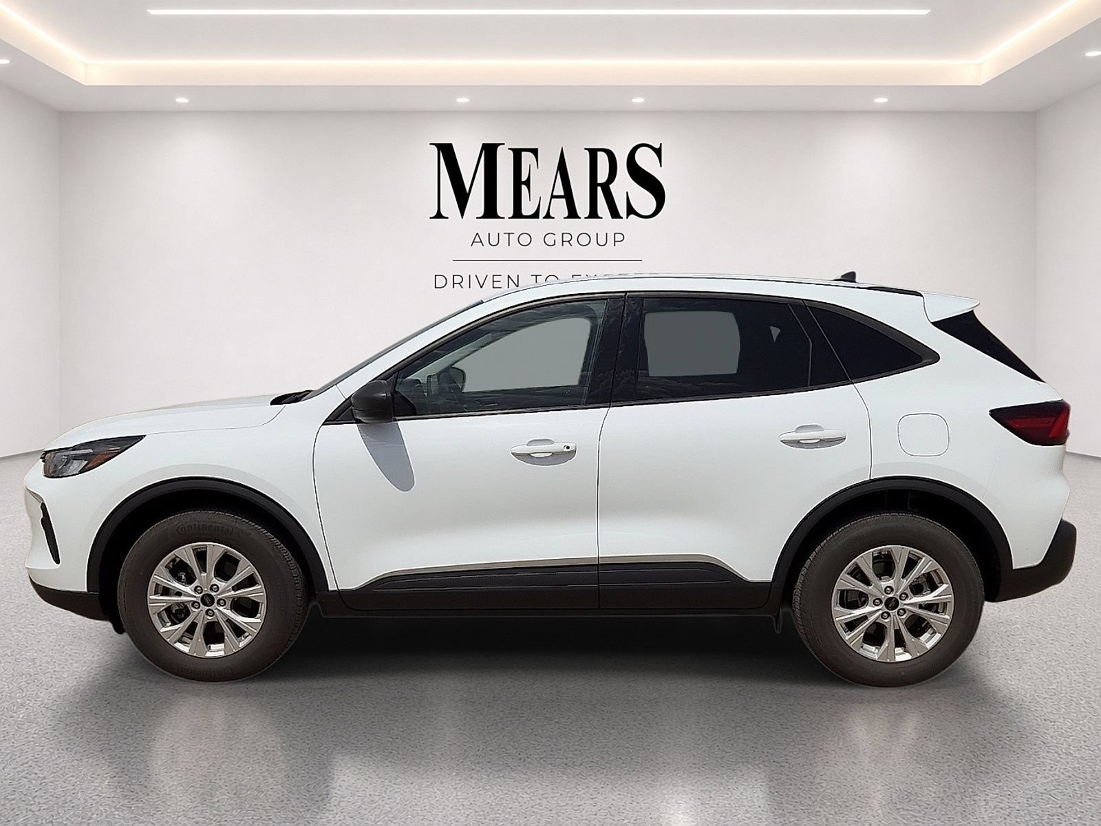 Used 2025 Ford Escape Active AWD/4WD image 2