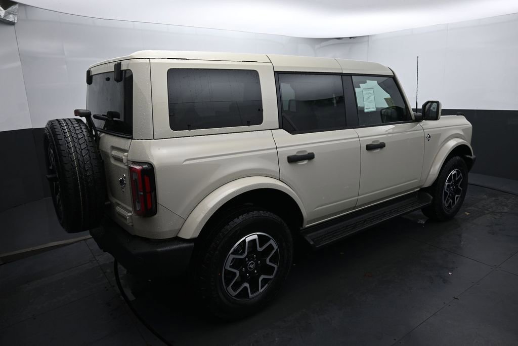 New 2026 Ford Bronco Outer Banks AWD/4WD image 8