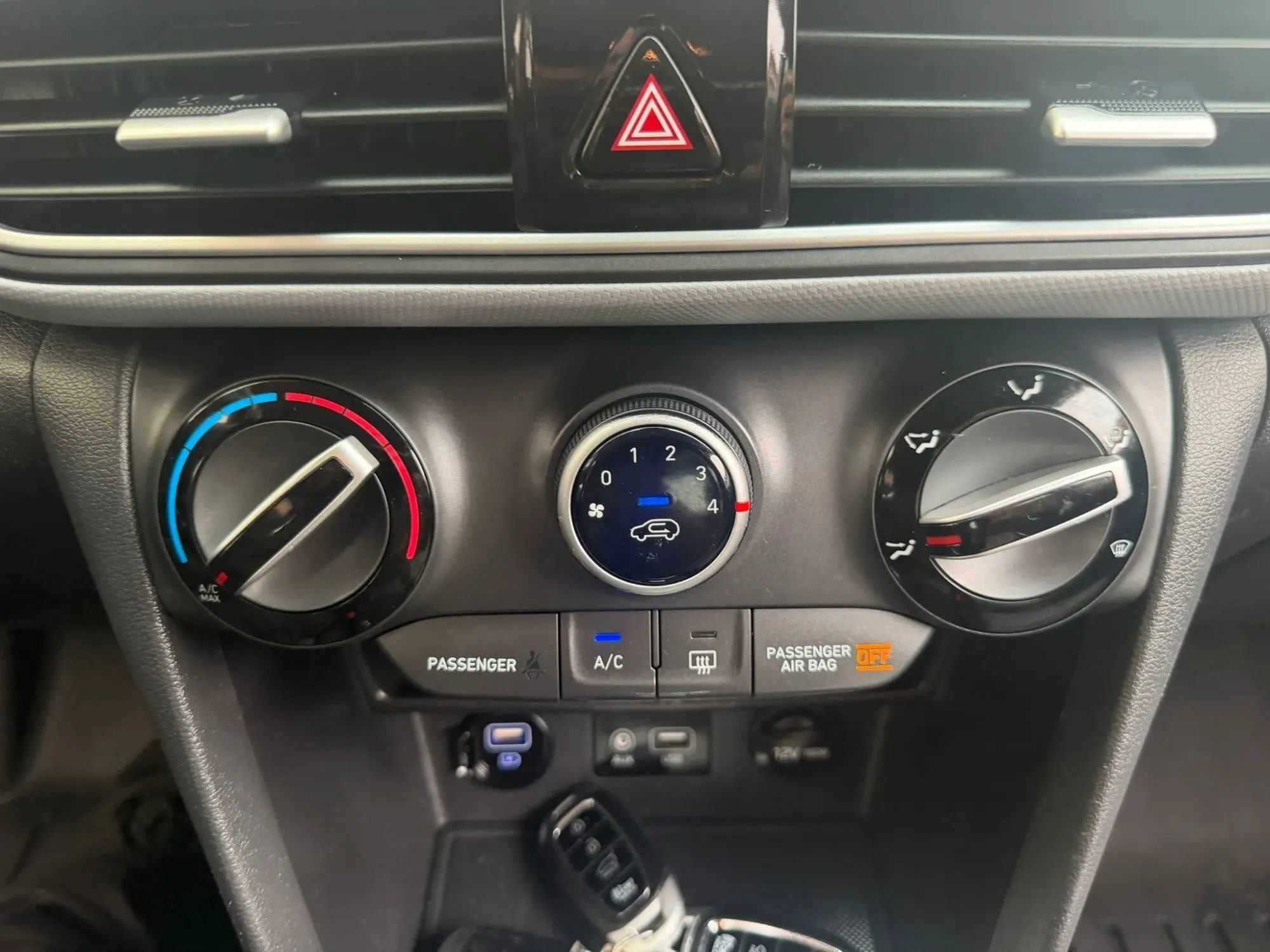 Used 2019 Hyundai Kona SEL w/ SEL Tech Package 02 AWD/4WD image 19