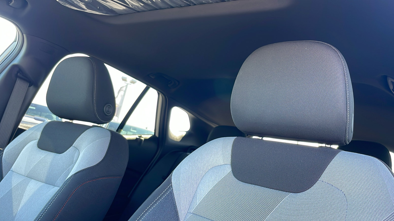 New 2026 Chevrolet Trax RS w/ Sunroof Package FWD image 18