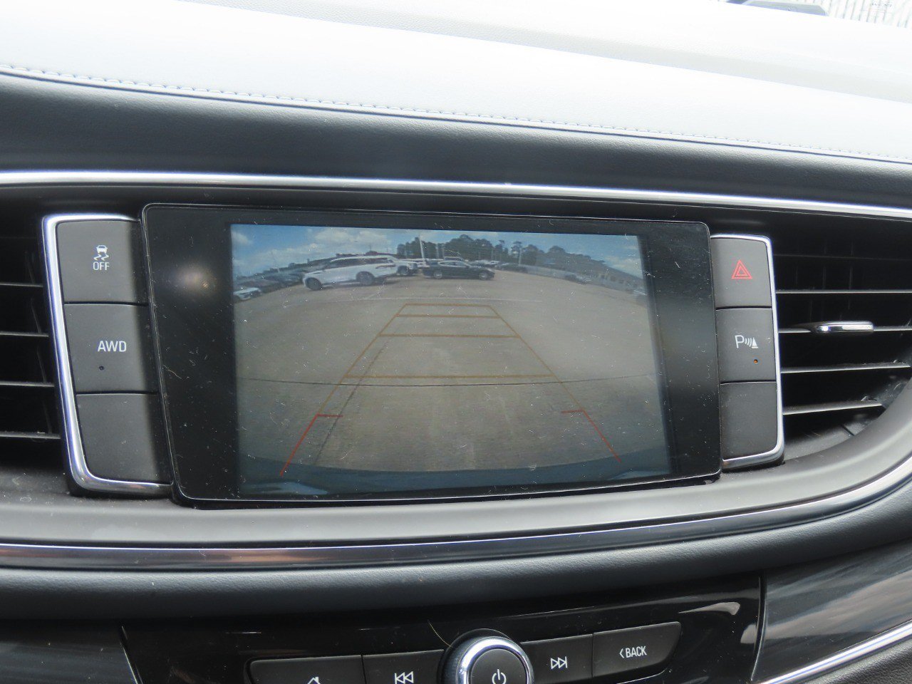 Used 2019 Buick Enclave Essence AWD/4WD image 31