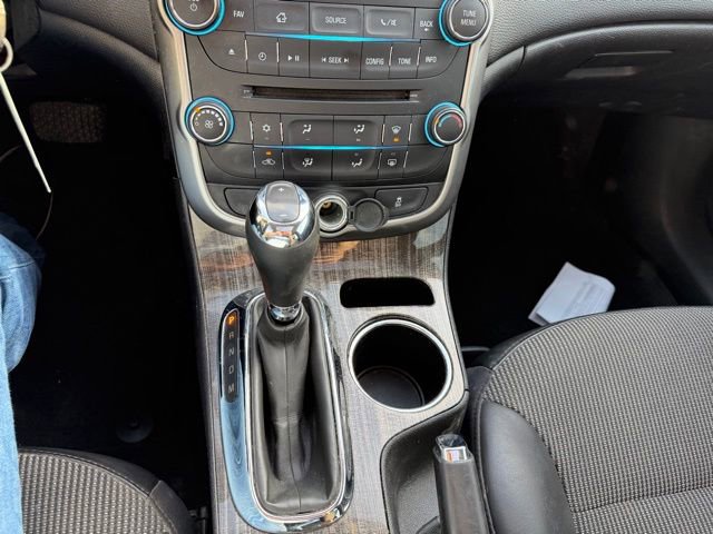 Used 2015 Chevrolet Malibu LT image 17