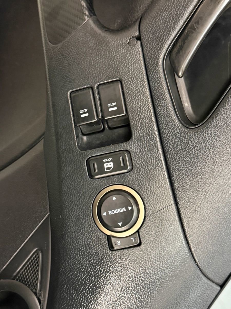 Used 2013 Hyundai Genesis 3.8 image 21