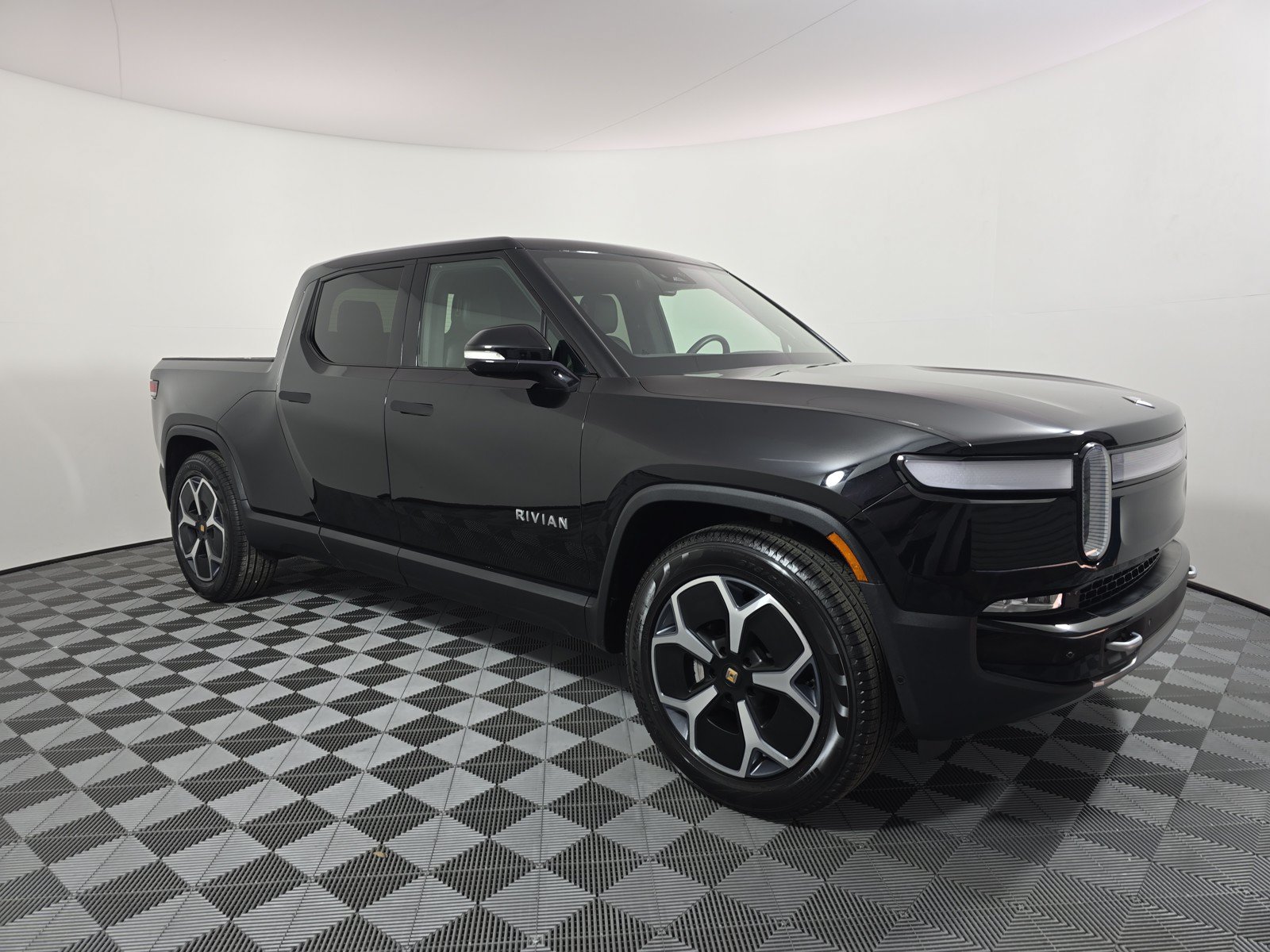 Used 2024 Rivian R1T Adventure AWD/4WD image 7