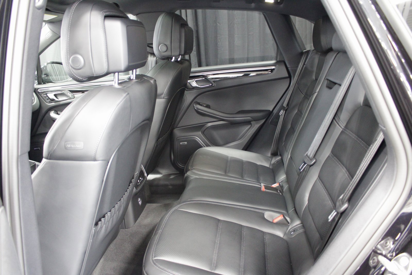 New 2026 Porsche Macan image 21