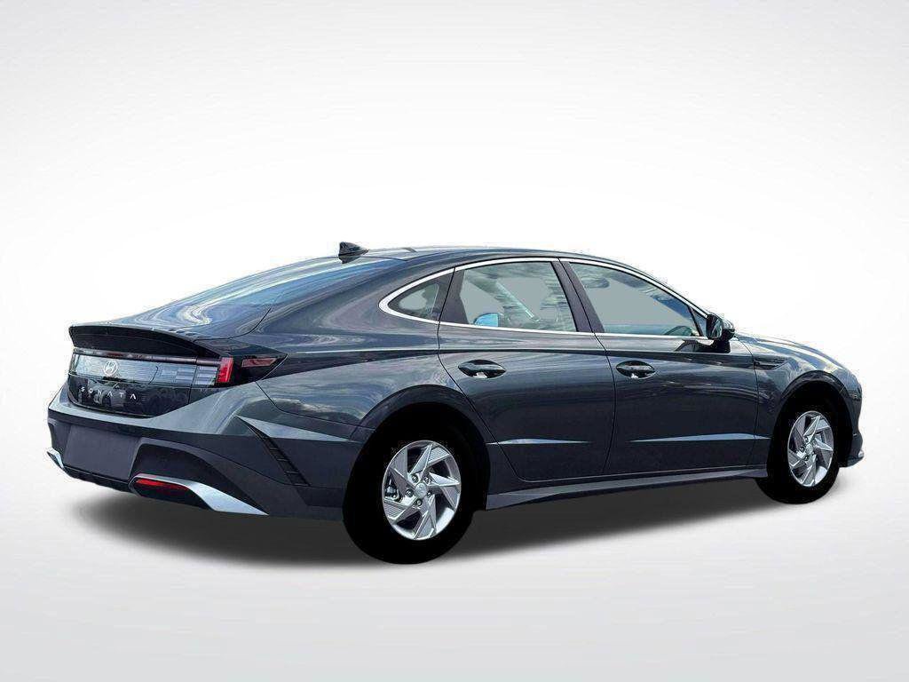 New 2026 Hyundai Sonata SE FWD image 8