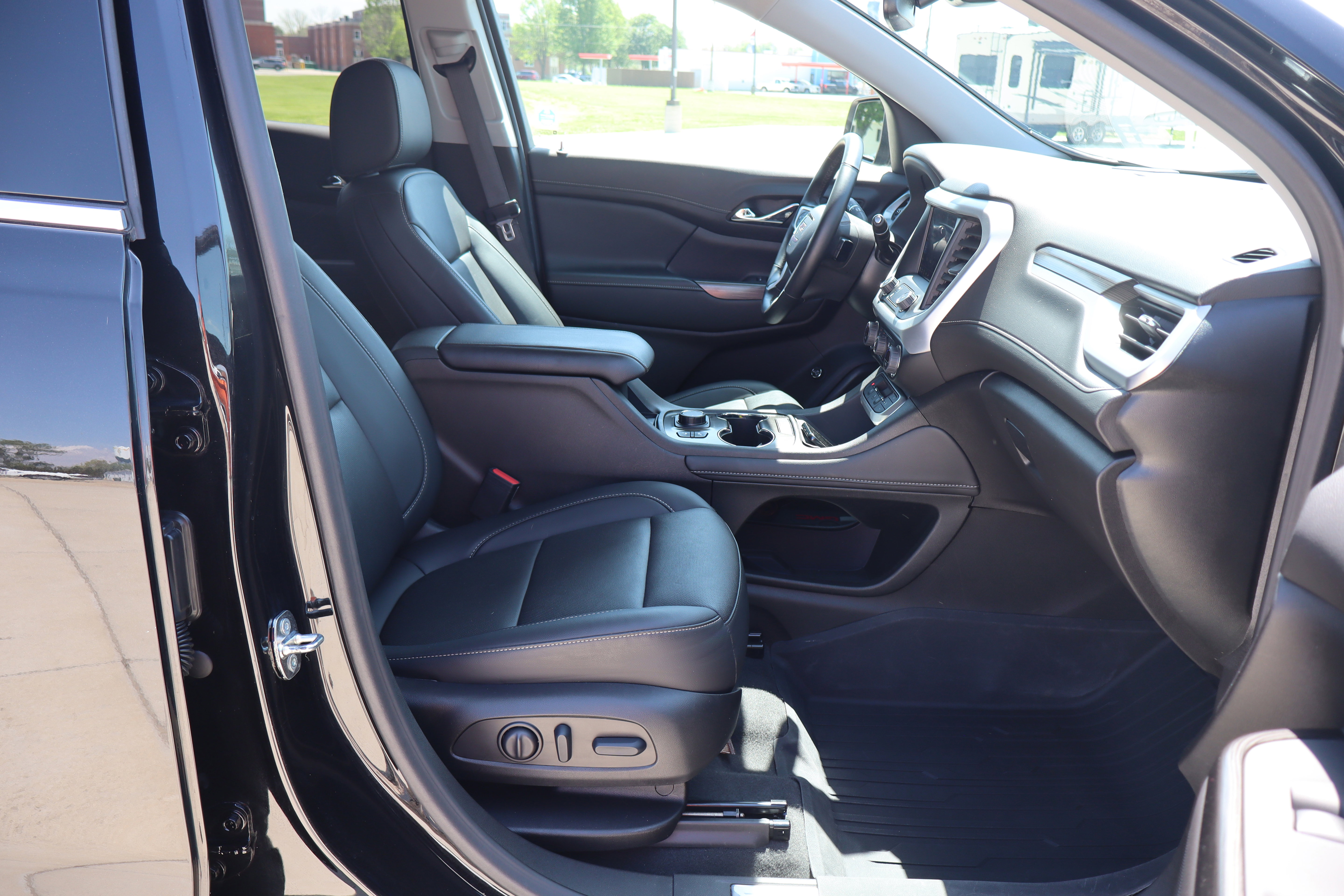 Used 2023 GMC Acadia SLT w/ Preferred Package AWD/4WD image 15